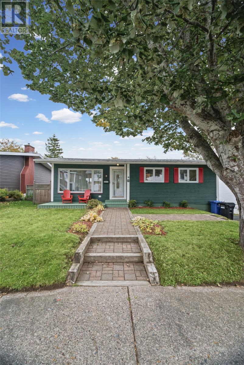 7 Macpherson Avenue Property Photo 42