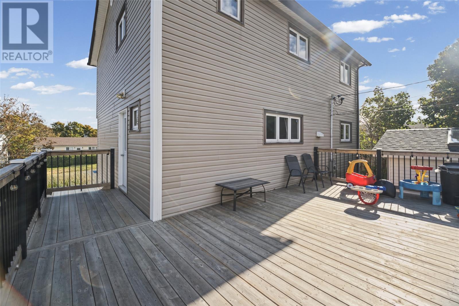 84 Canada Drive Property Photo 5