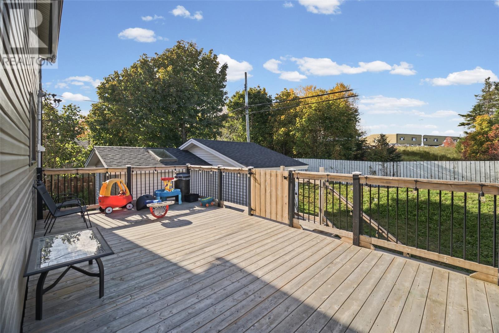 84 Canada Drive Property Photo 6