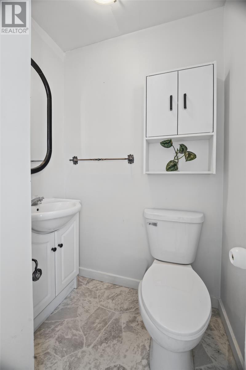84 Canada Drive Property Photo 15