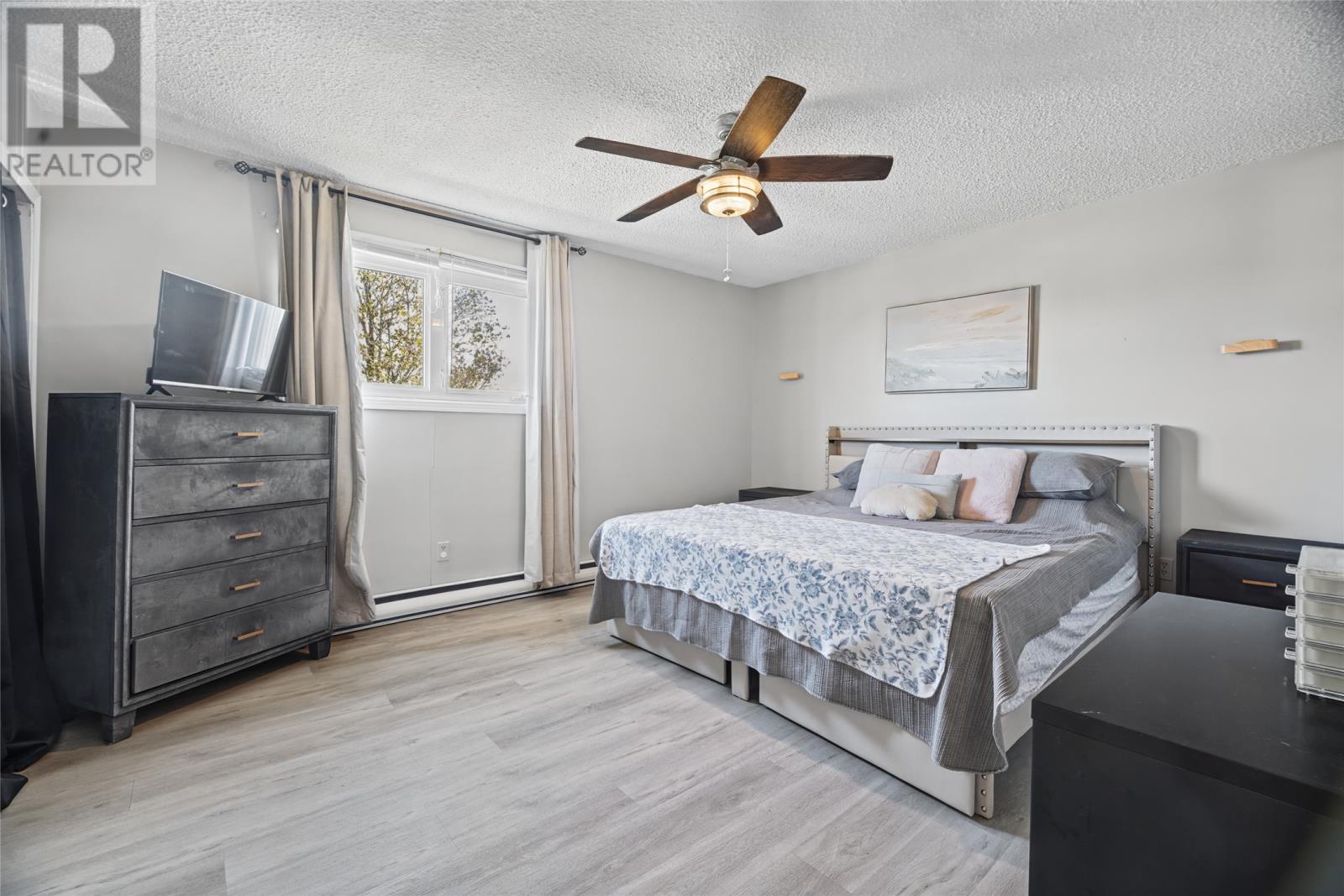 84 Canada Drive Property Photo 16