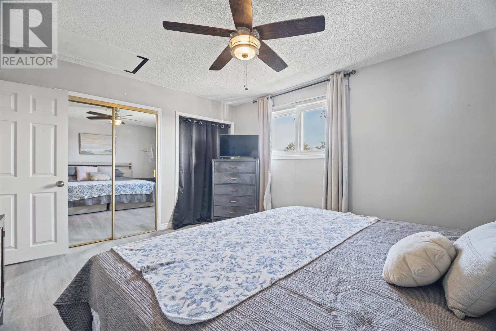 84 Canada Drive Property Photo 17