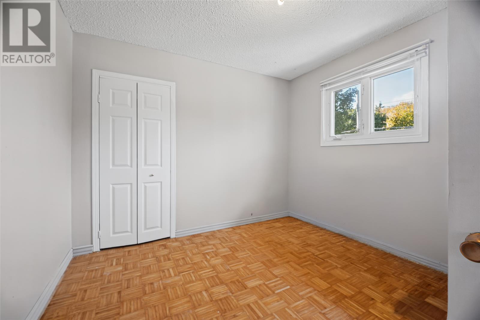 84 Canada Drive Property Photo 21