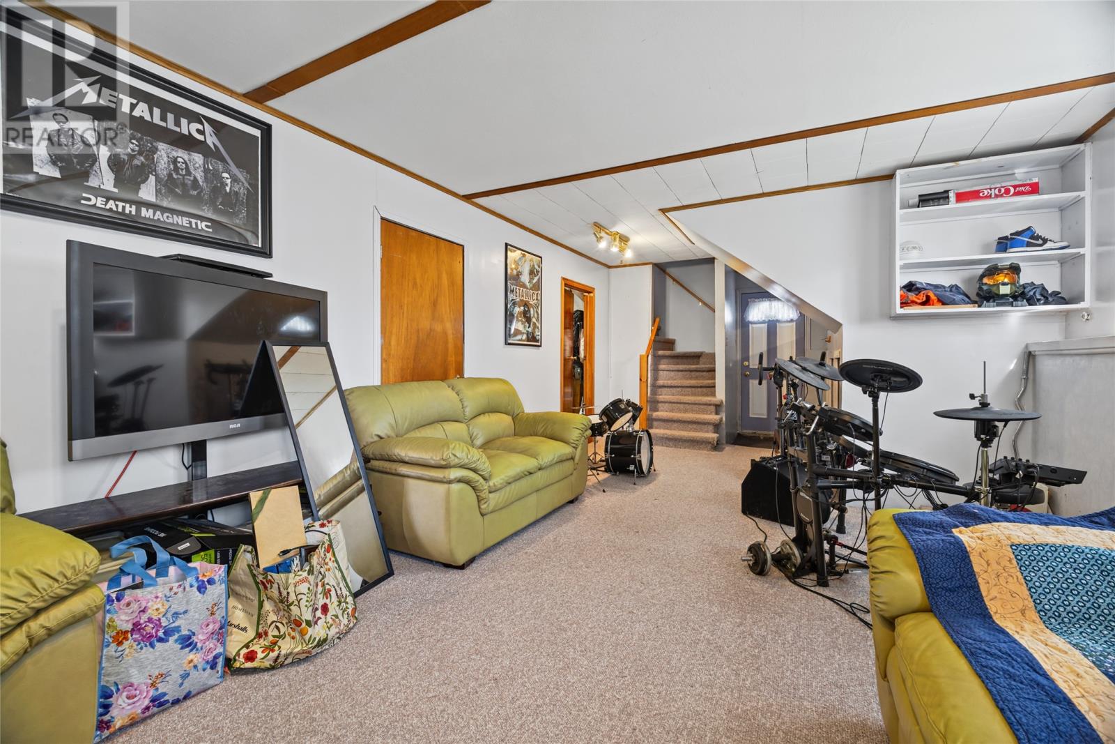 84 Canada Drive Property Photo 23