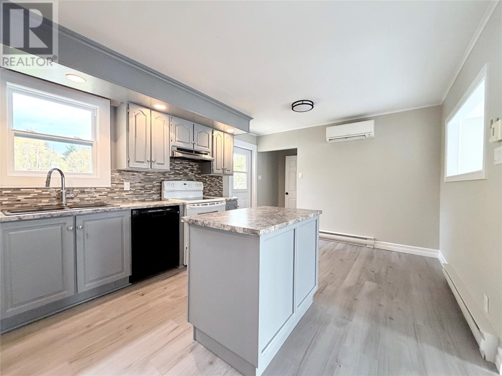 14 Fifth Avenue Property Photo 5