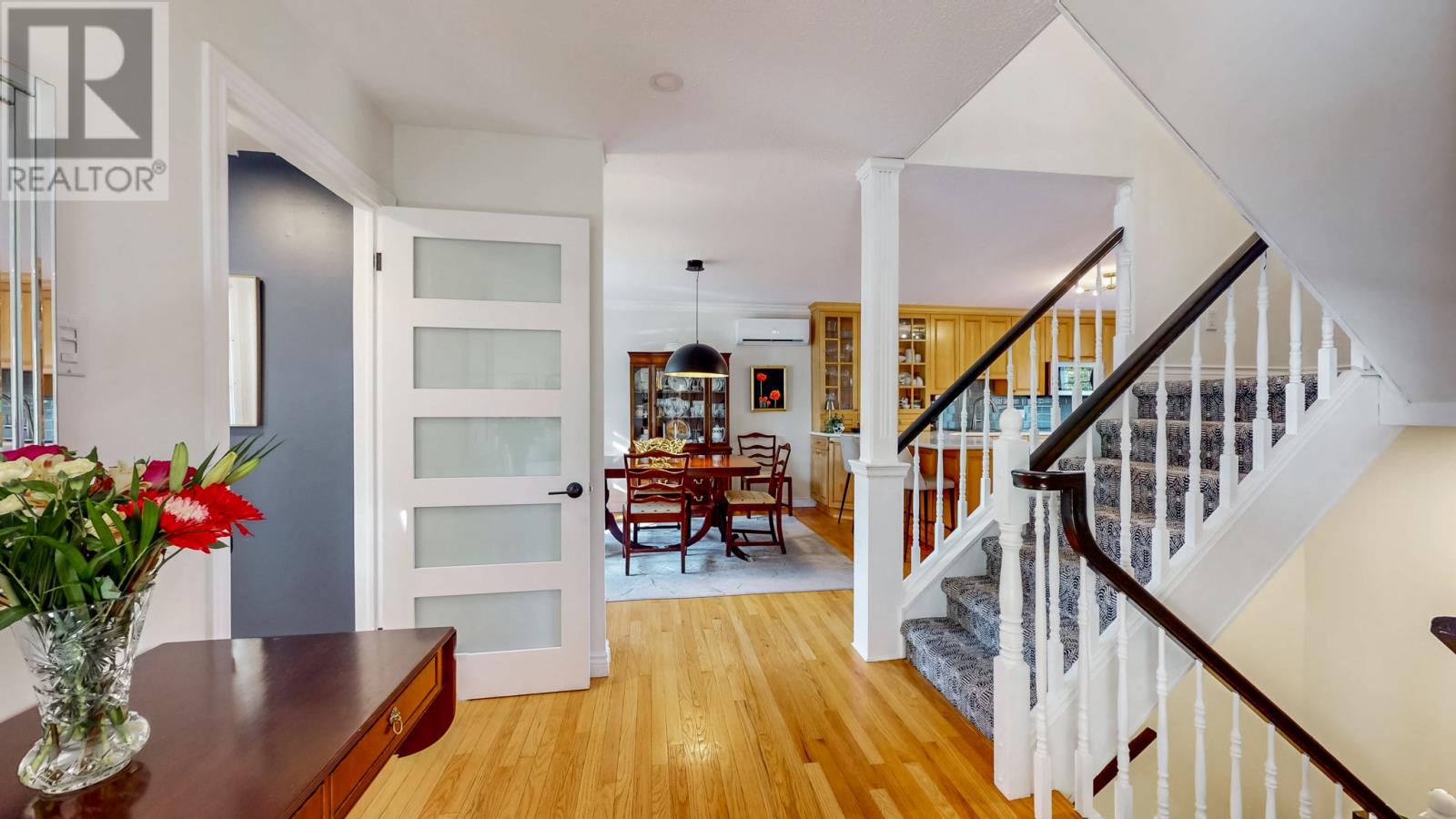 14 Tiffany Lane Property Photo 6