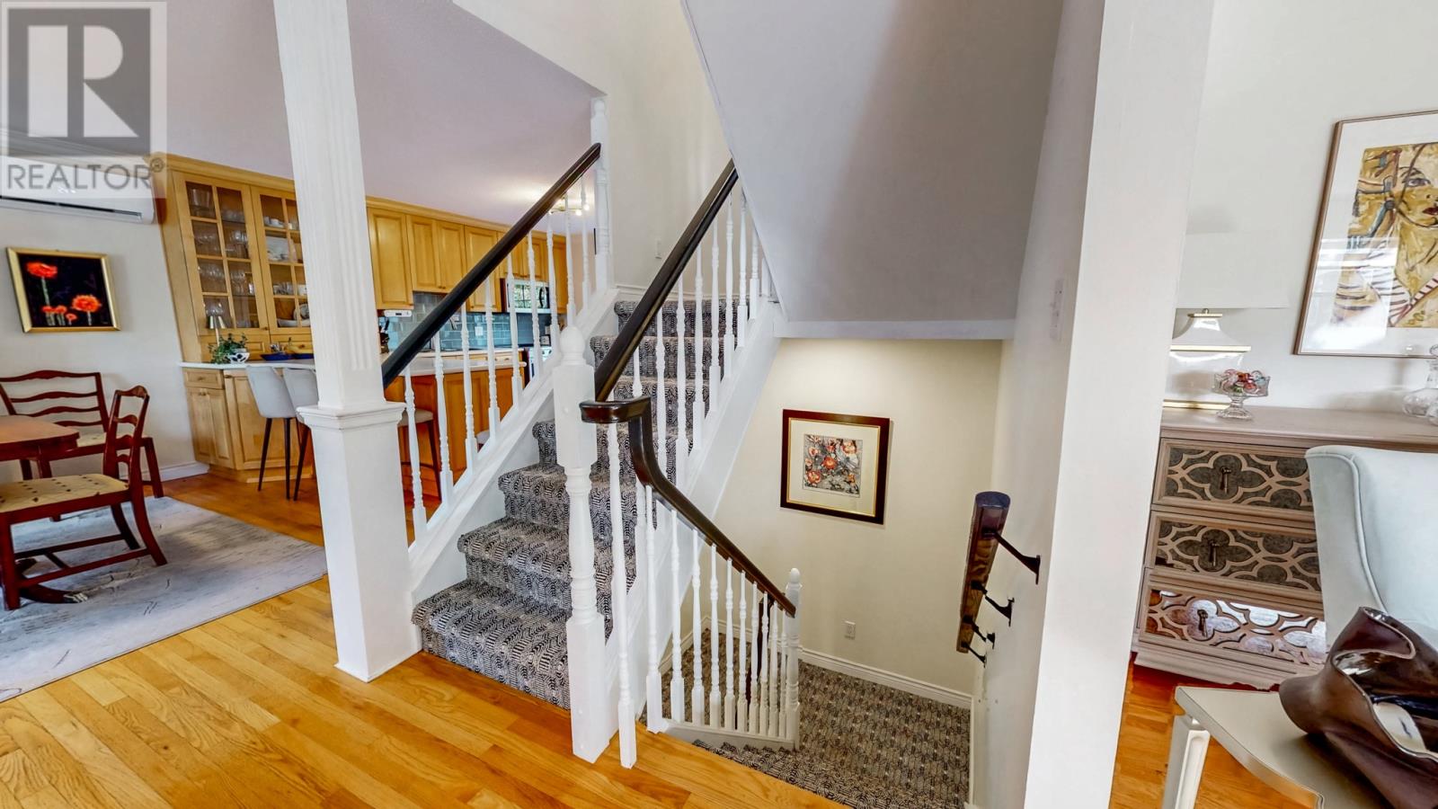 14 Tiffany Lane Property Photo 7
