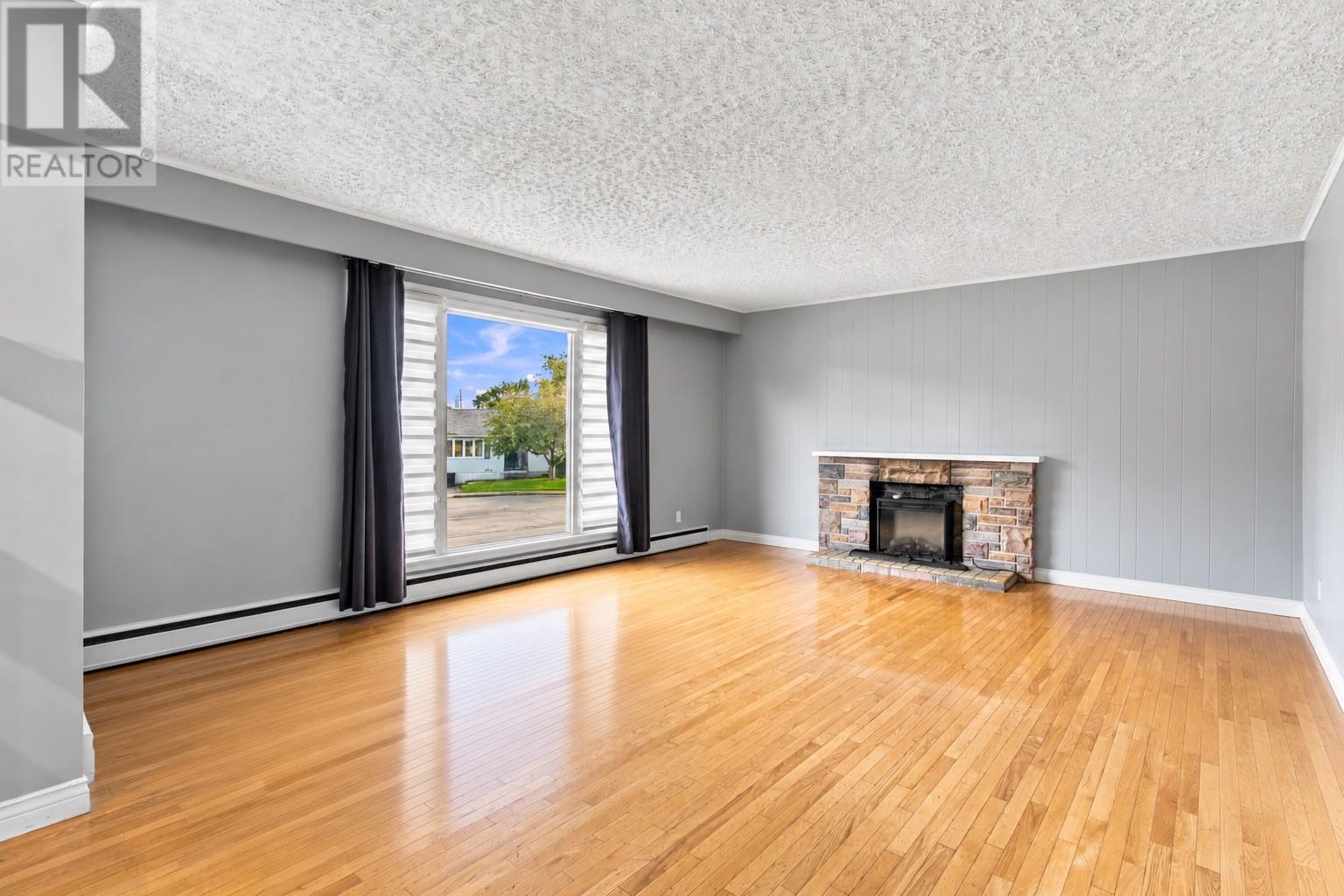 16 Dunscombe Place Property Photo 6