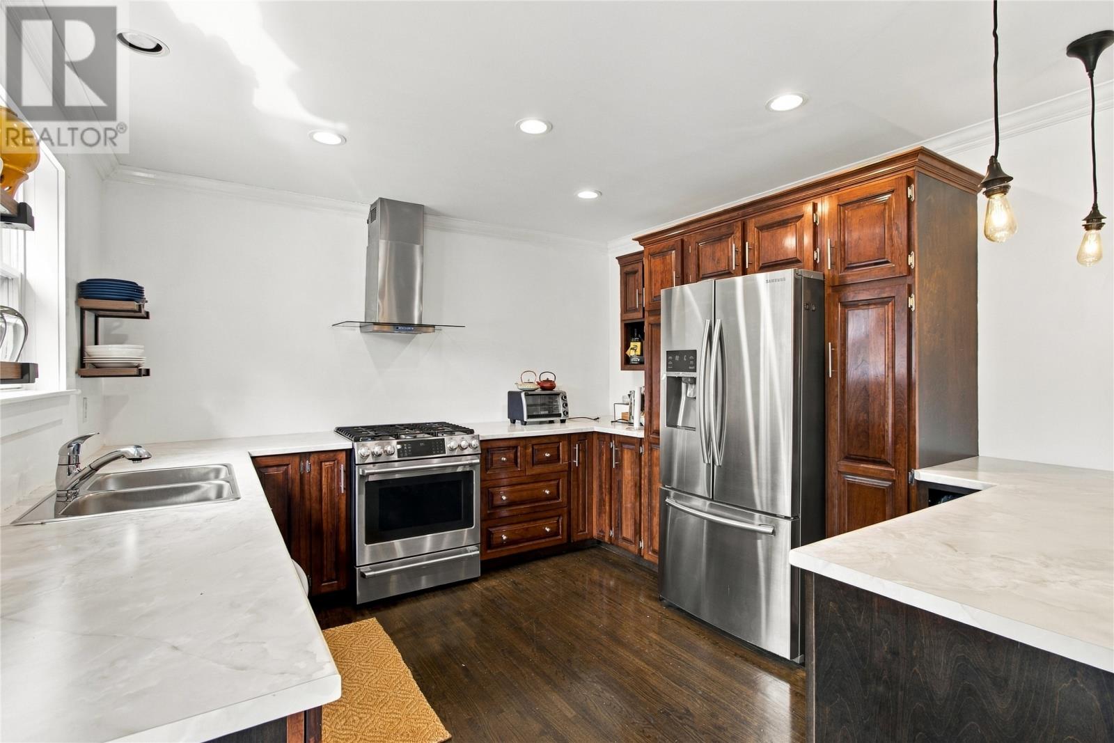 13 Burdell Place Property Photo 8