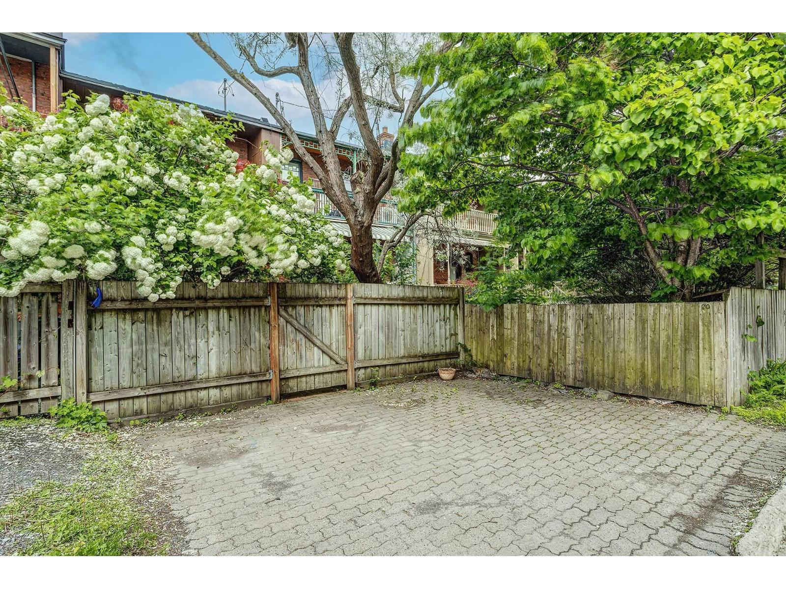 70 Av. Columbia Property Photo 31
