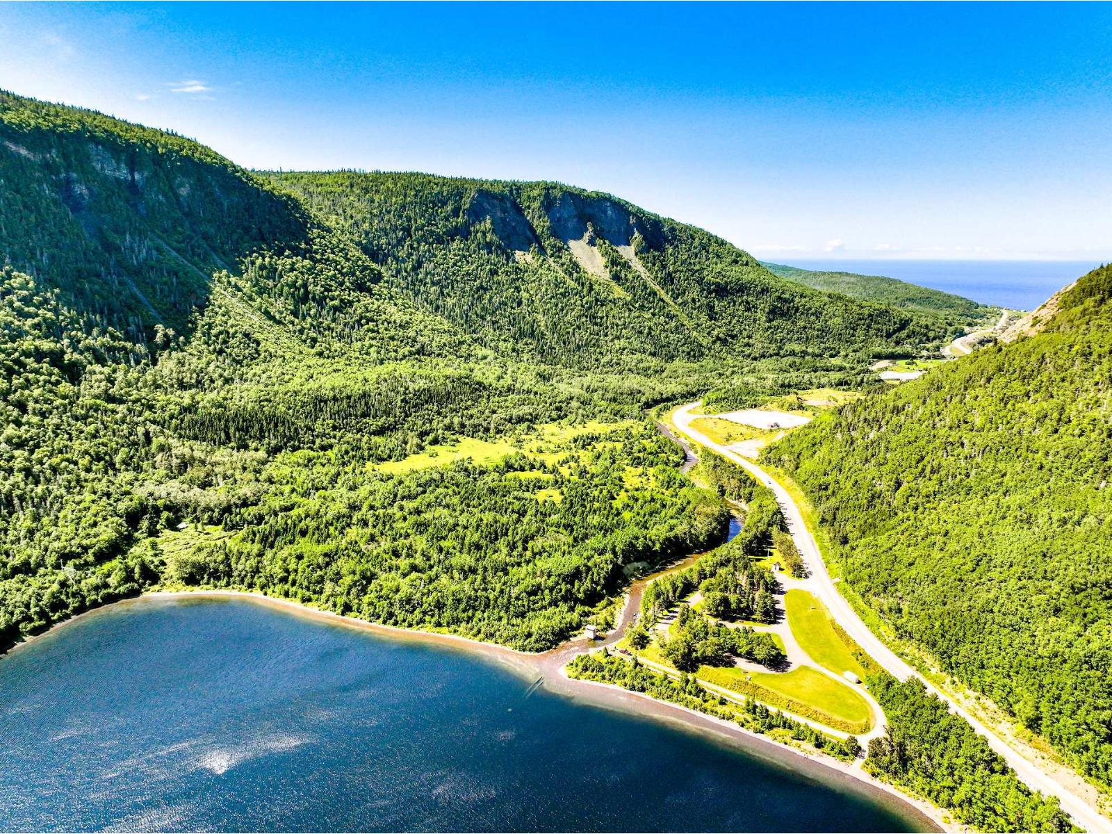 Route Du Lac Property Photo 8