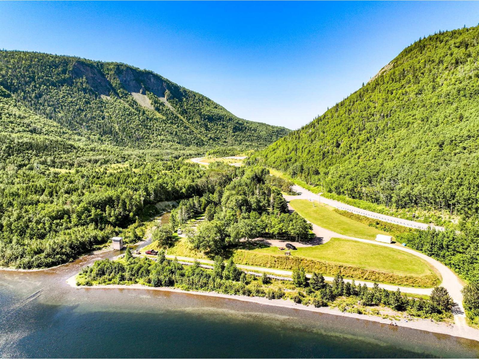 Route Du Lac Property Photo 10