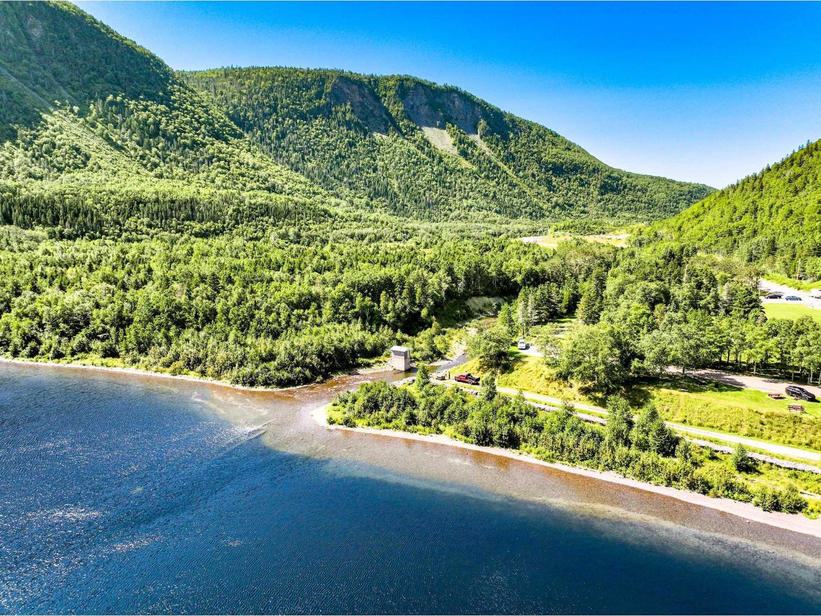 Route Du Lac Property Photo 14