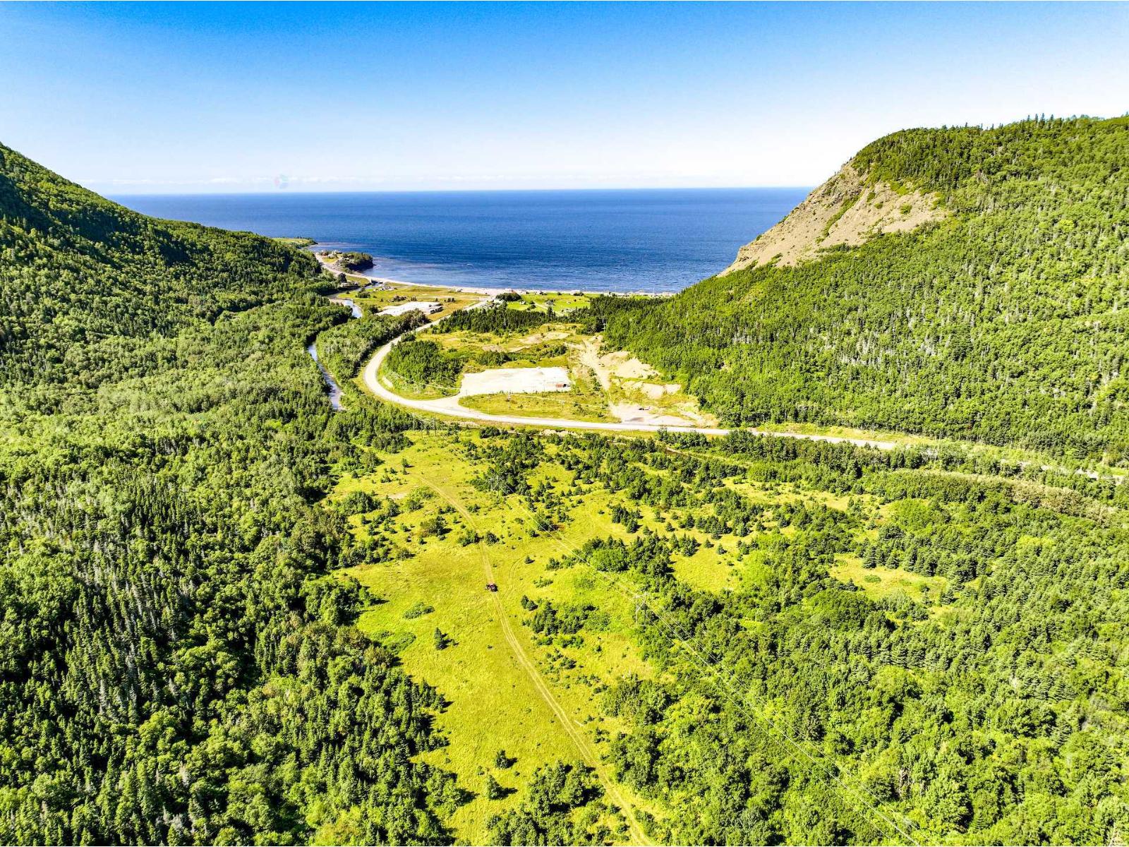 Route Du Lac Property Photo 18