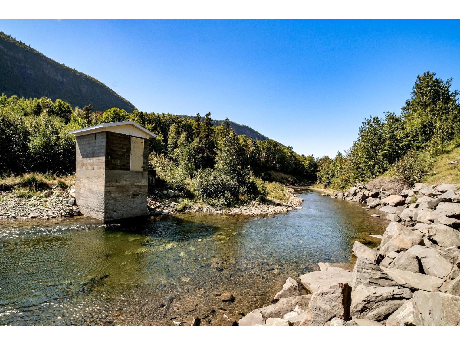 Route Du Lac Property Photo 21
