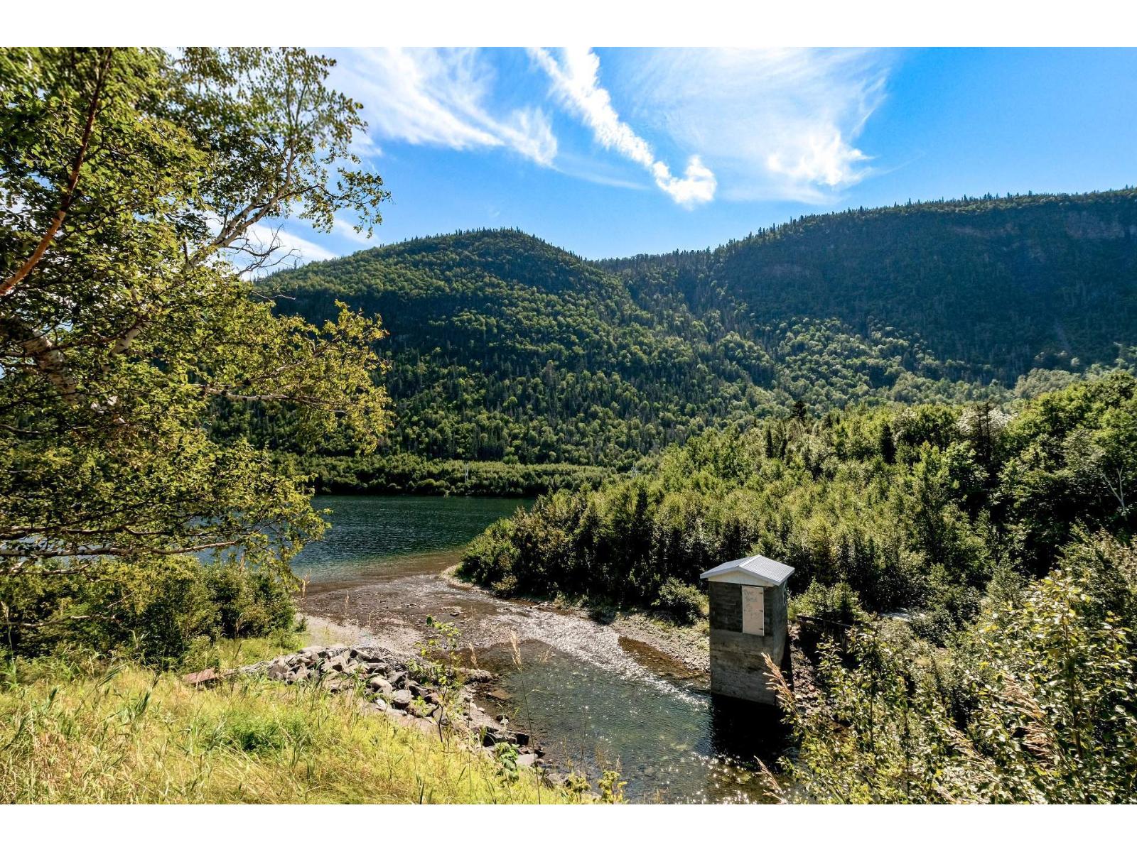 Route Du Lac Property Photo 24