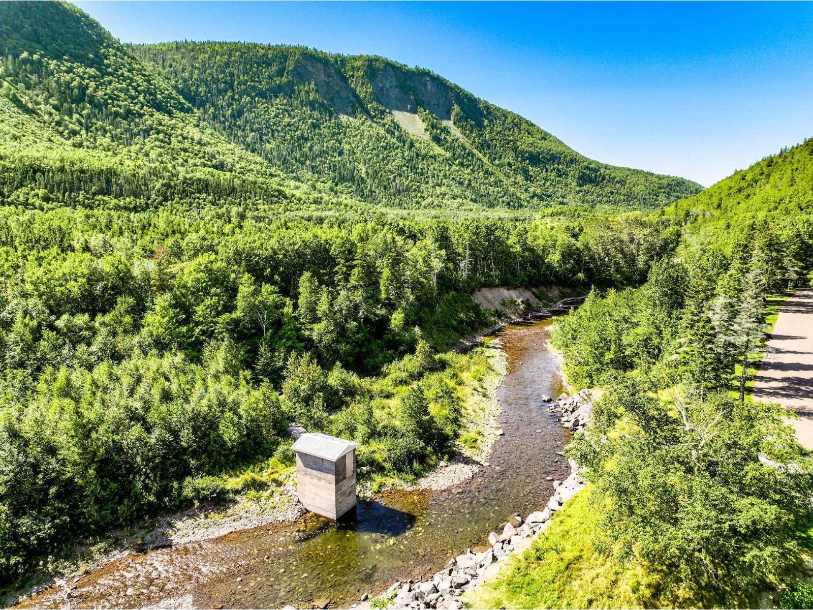 Route Du Lac Property Photo 25