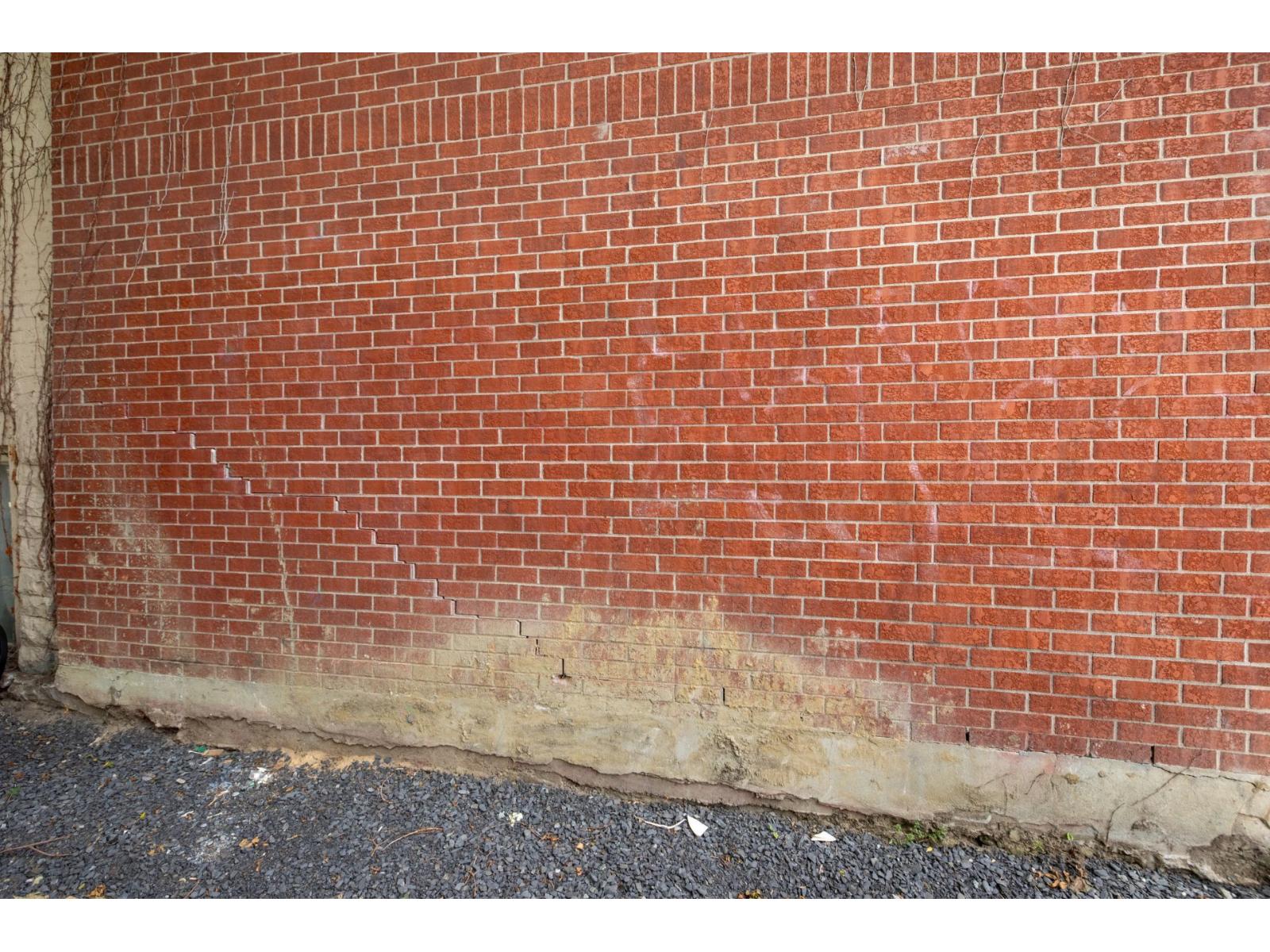 118-120 Av. Des Pins E. Property Photo 30