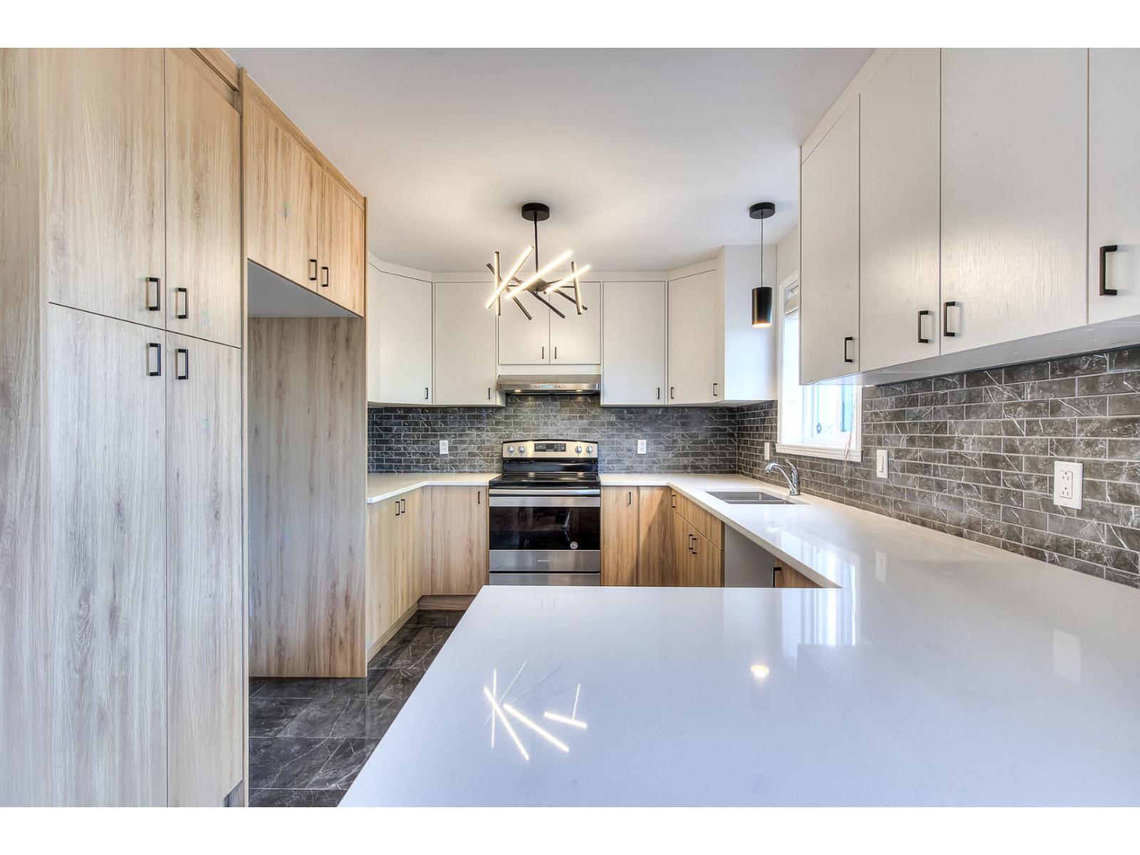 2 Rue Yuile Property Photo 1