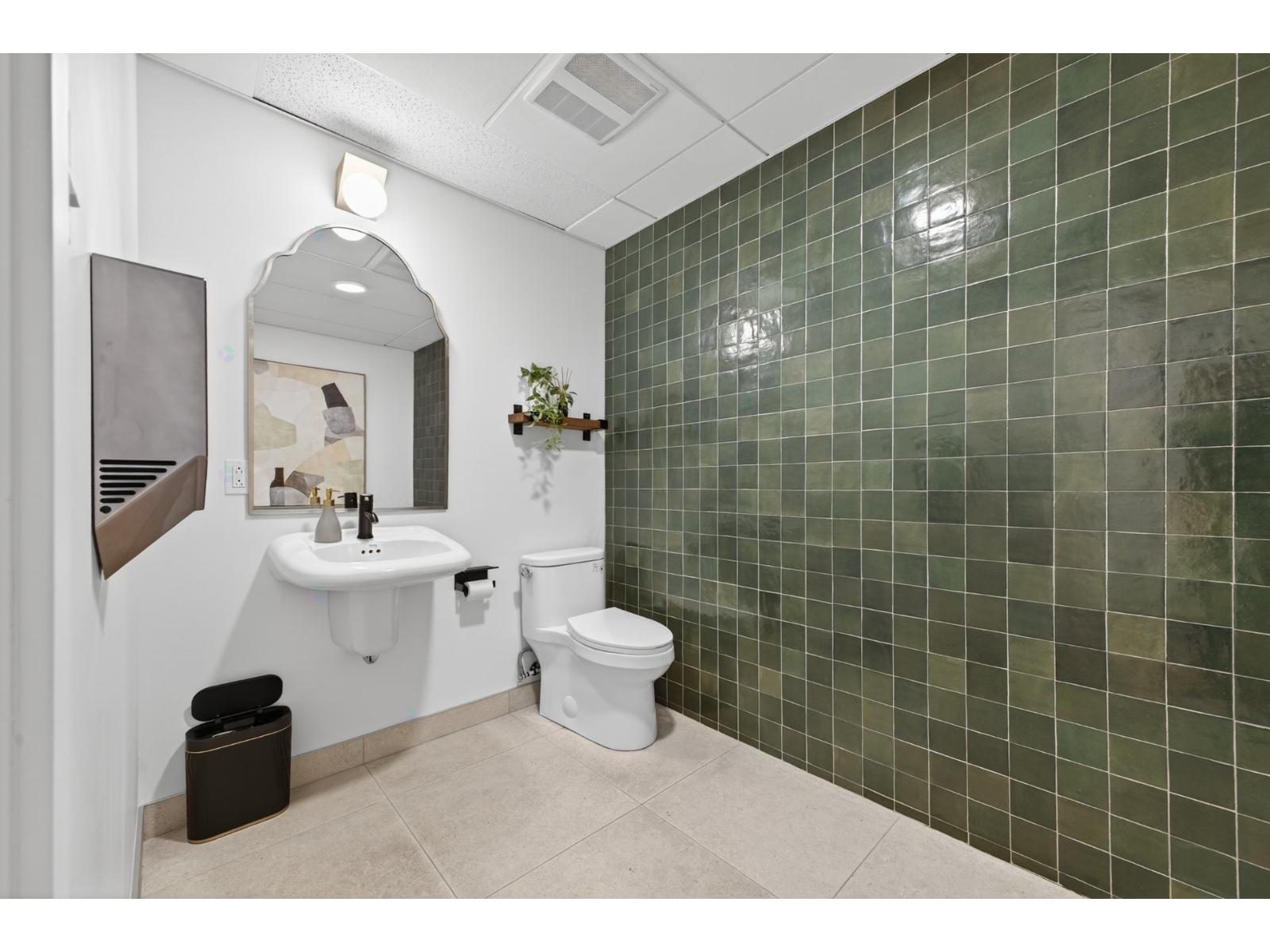 2966 Boul. St-charles Property Photo 18