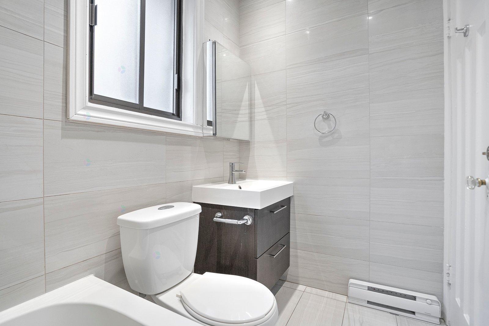 4278 Rue Sherbrooke O., #12 Property Photo 17