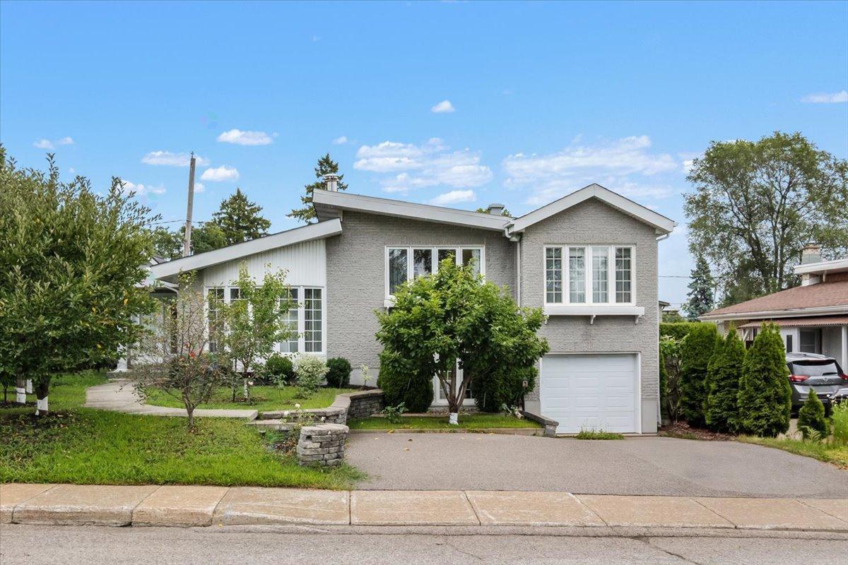27 Place de Carillon Property Photo 1