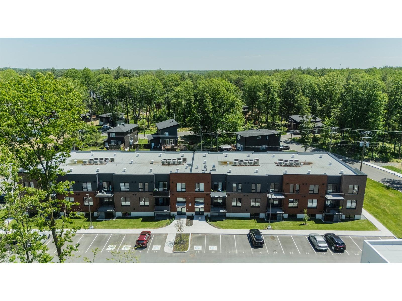 5805 Rue De La Rochelle, #306 Property Photo 22