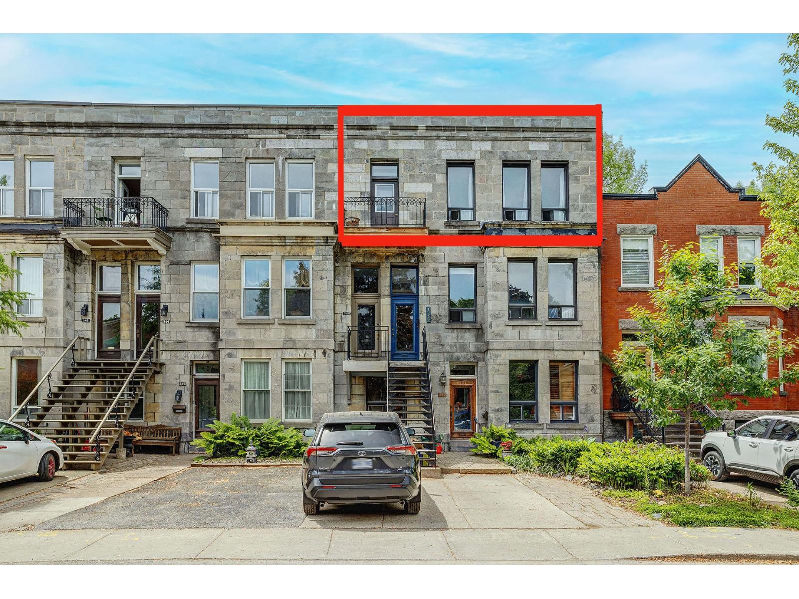 348 Av. Grosvenor Property Photo 1