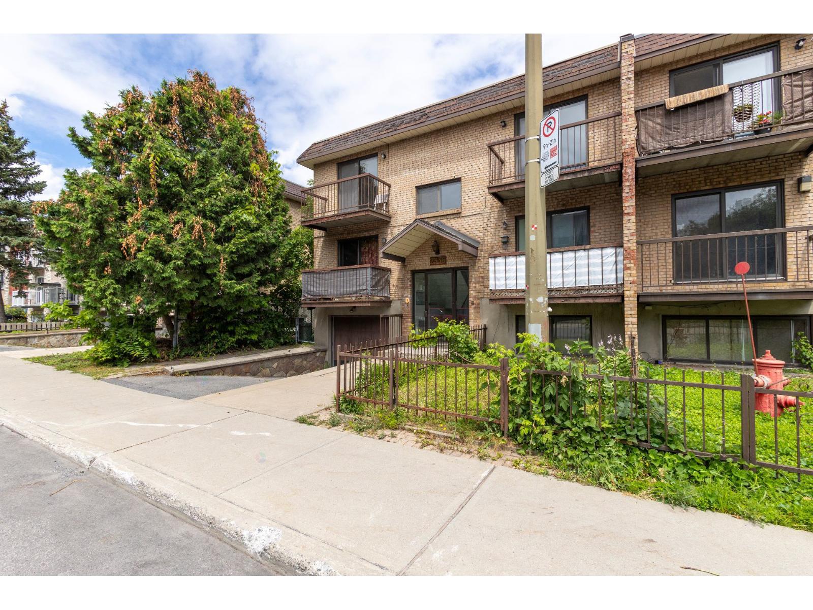 2335 Av. Montclair Property Photo 2