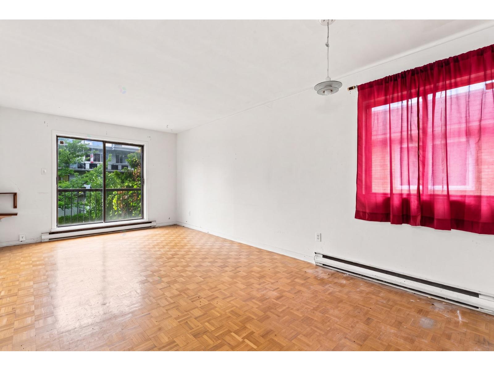 2335 Av. Montclair Property Photo 7
