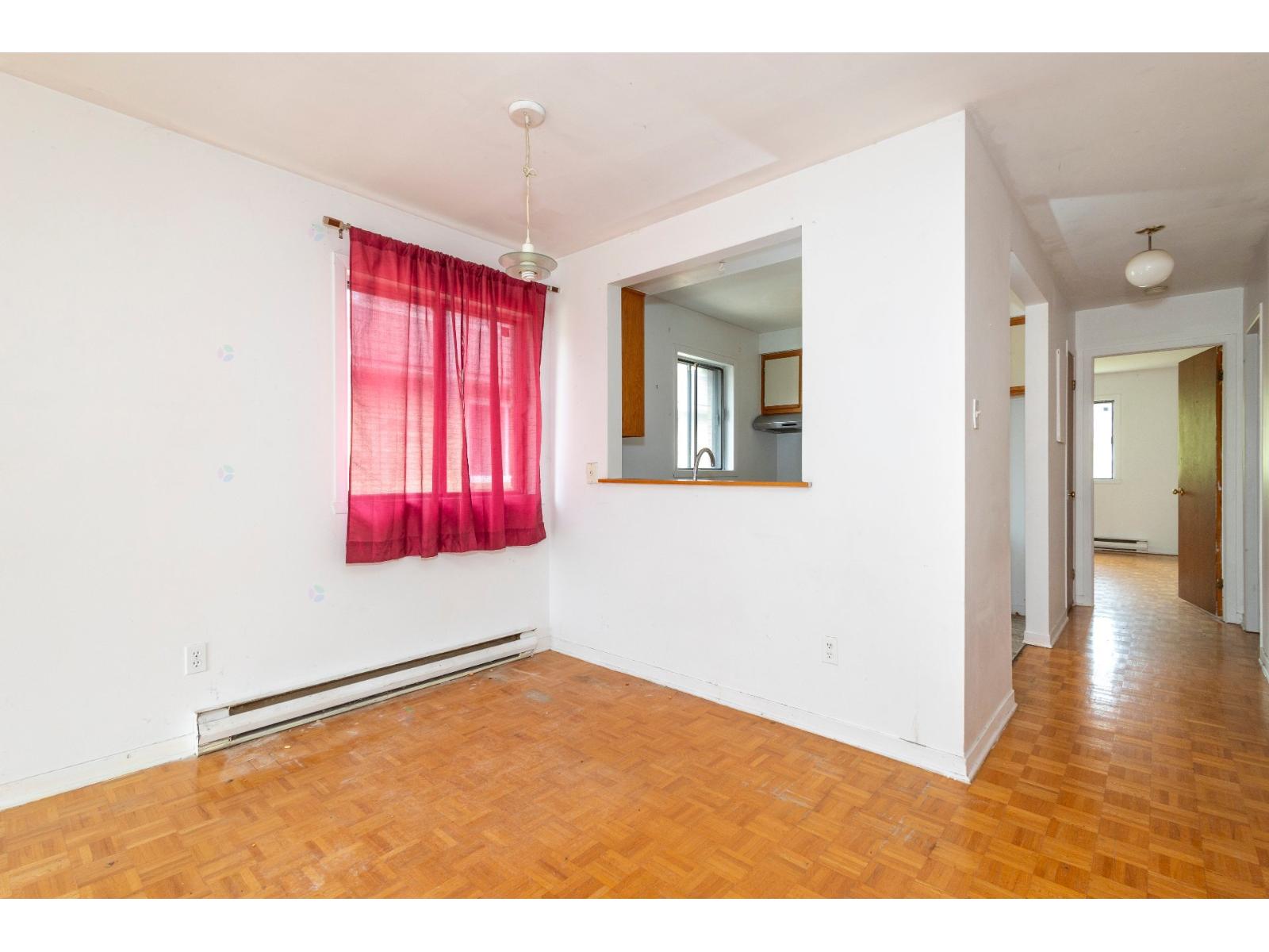 2335 Av. Montclair Property Photo 9