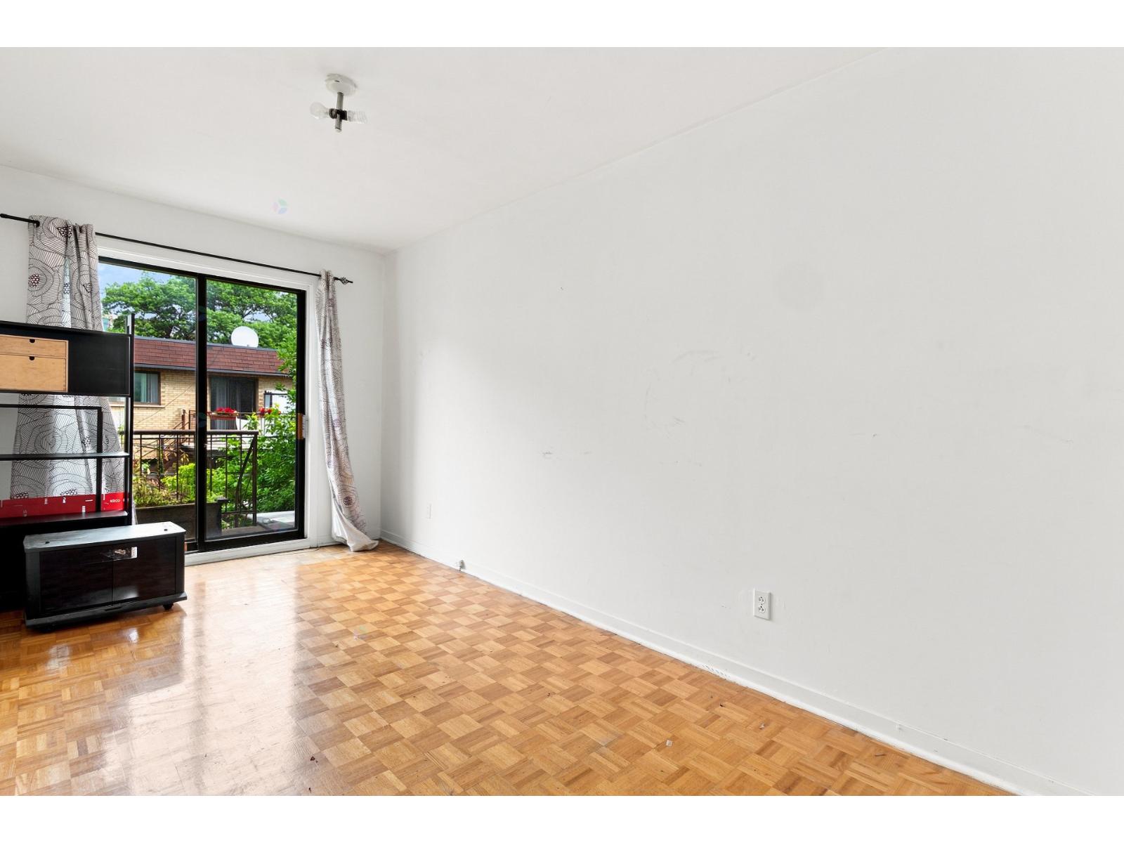 2335 Av. Montclair Property Photo 17
