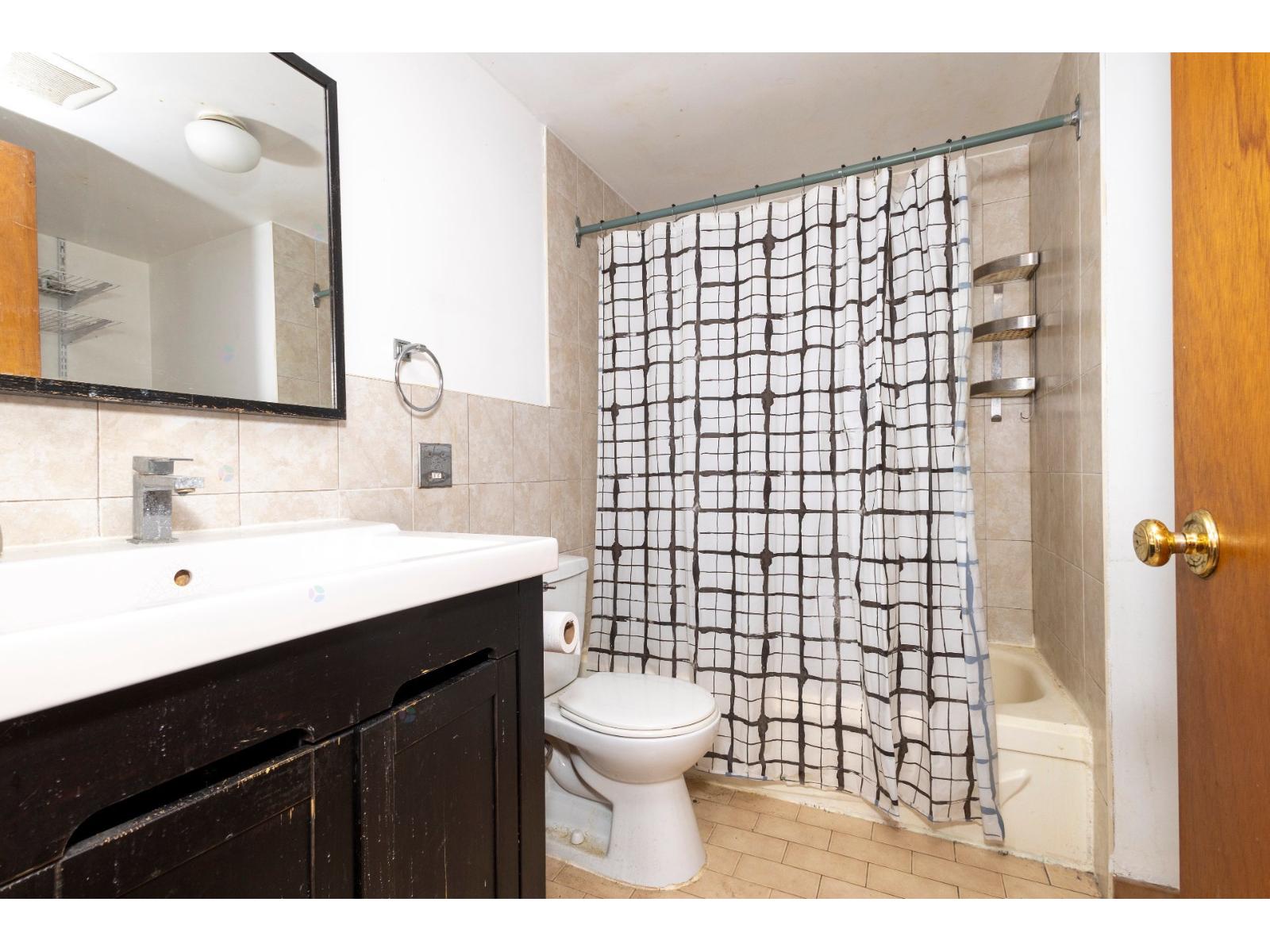 2335 Av. Montclair Property Photo 21