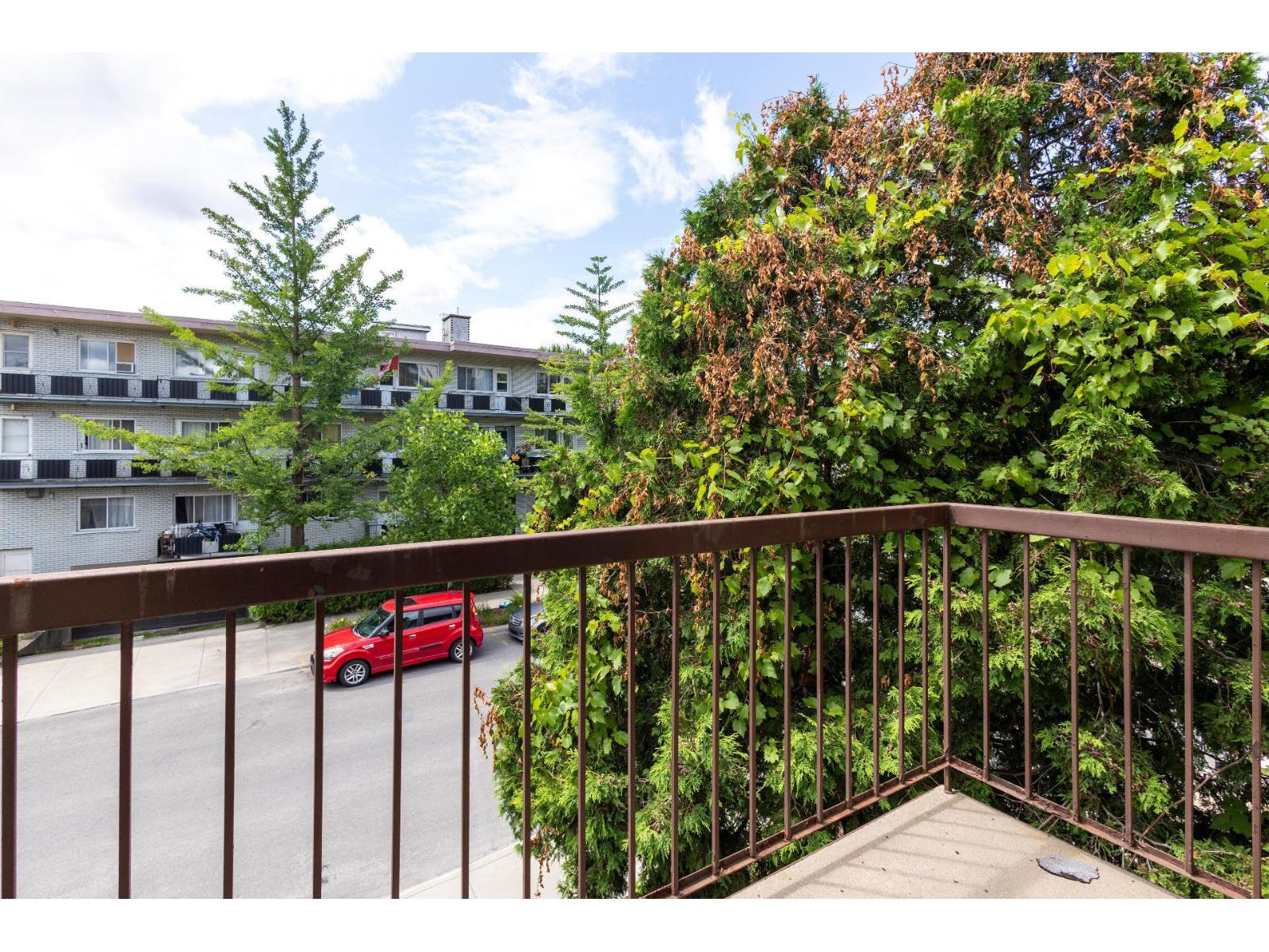 2335 Av. Montclair Property Photo 24