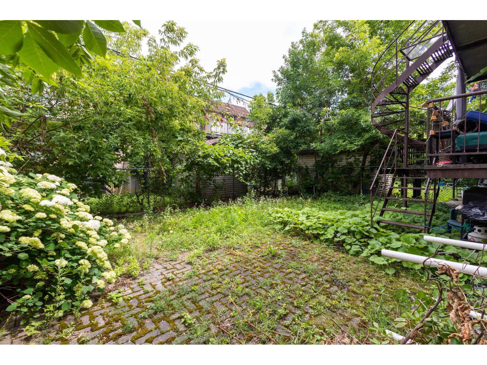 2335 Av. Montclair Property Photo 27