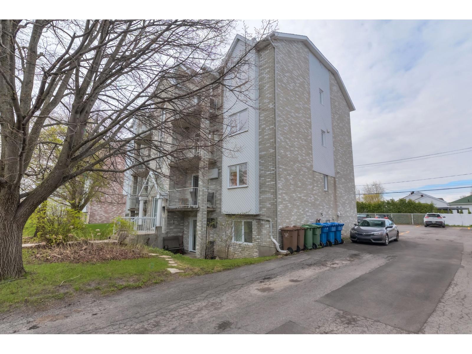 3605 Boul. St-laurent, #302 Property Photo 2