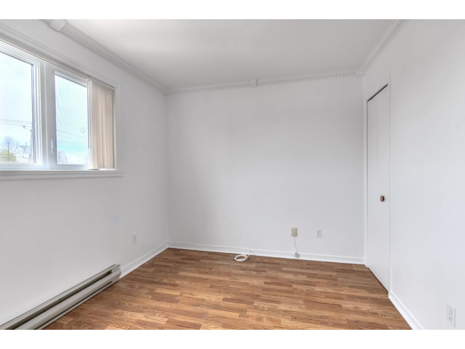 3605 Boul. St-laurent, #302 Property Photo 9