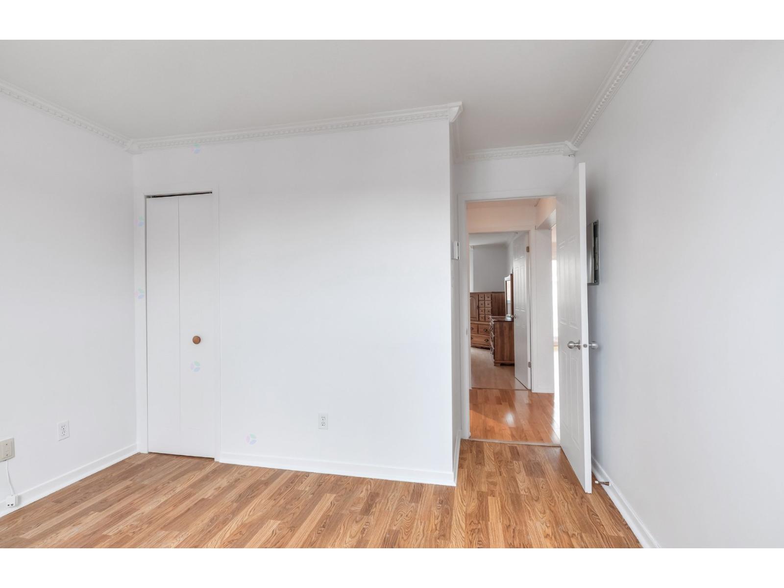 3605 Boul. St-laurent, #302 Property Photo 10