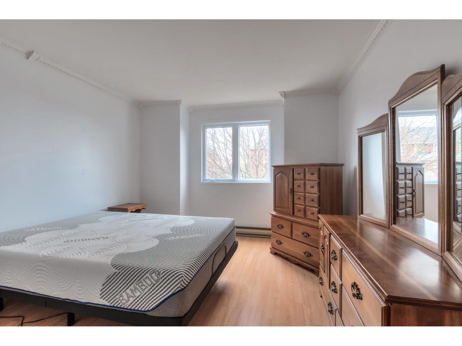 3605 Boul. St-laurent, #302 Property Photo 11