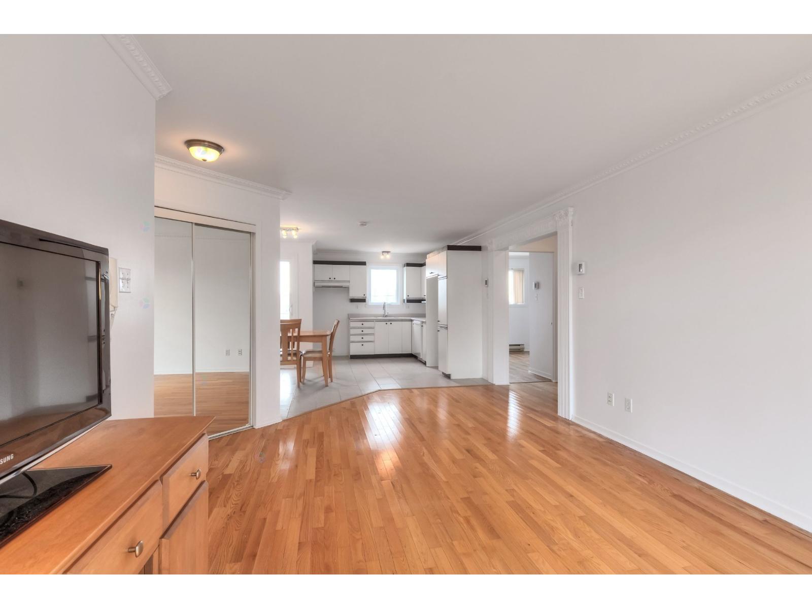 3605 Boul. St-laurent, #302 Property Photo 15