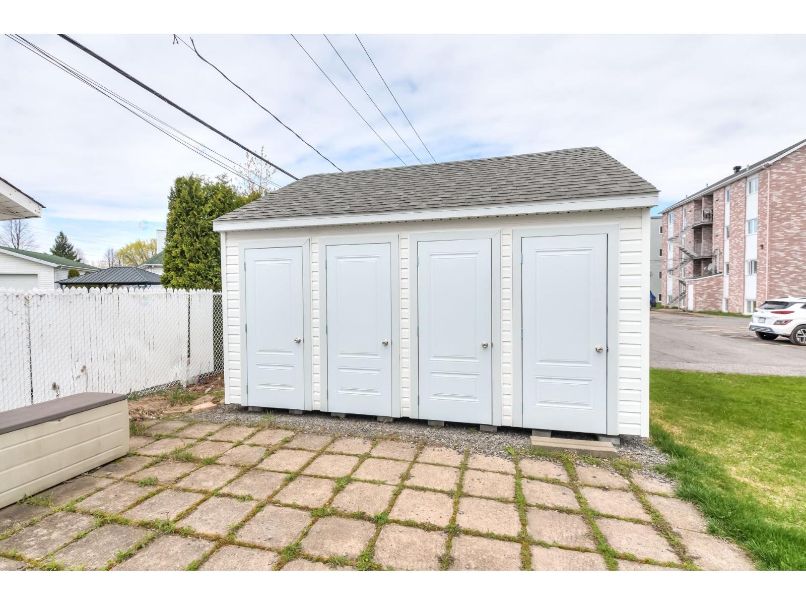 3605 Boul. St-laurent, #302 Property Photo 18