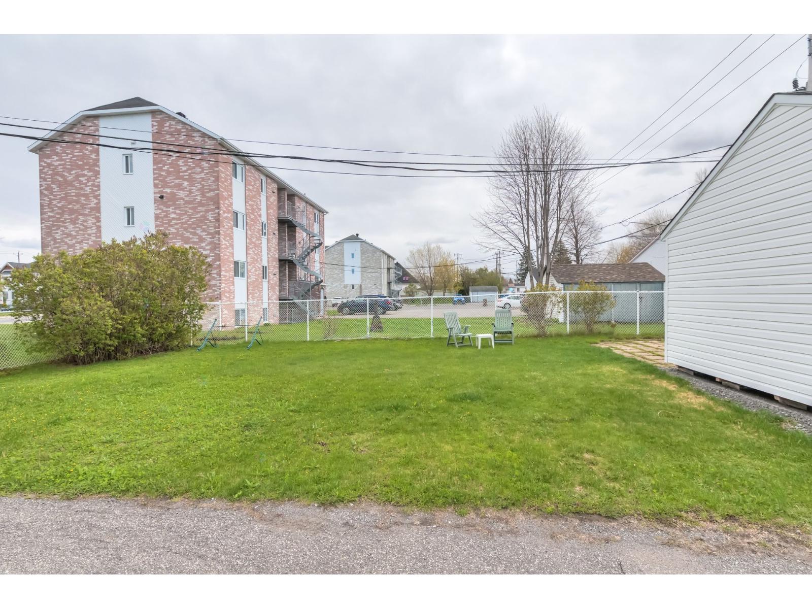 3605 Boul. St-laurent, #302 Property Photo 21
