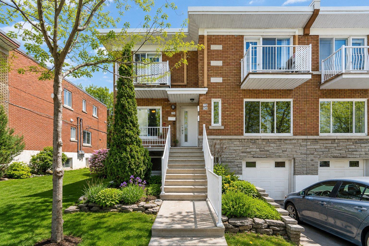 1750 Rue Prieur E. Property Photo 1