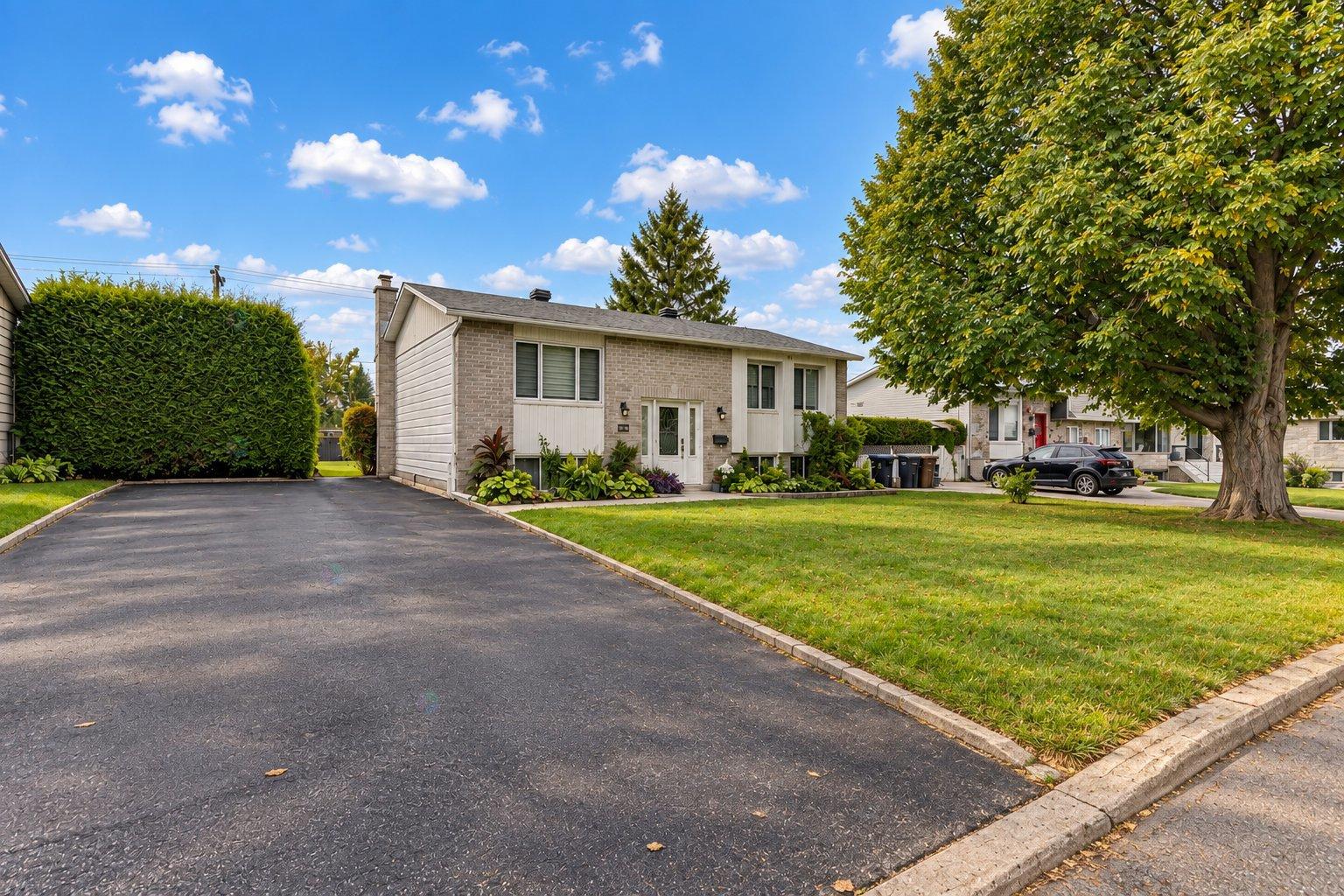 6680 Espl. Ravel Property Photo 1