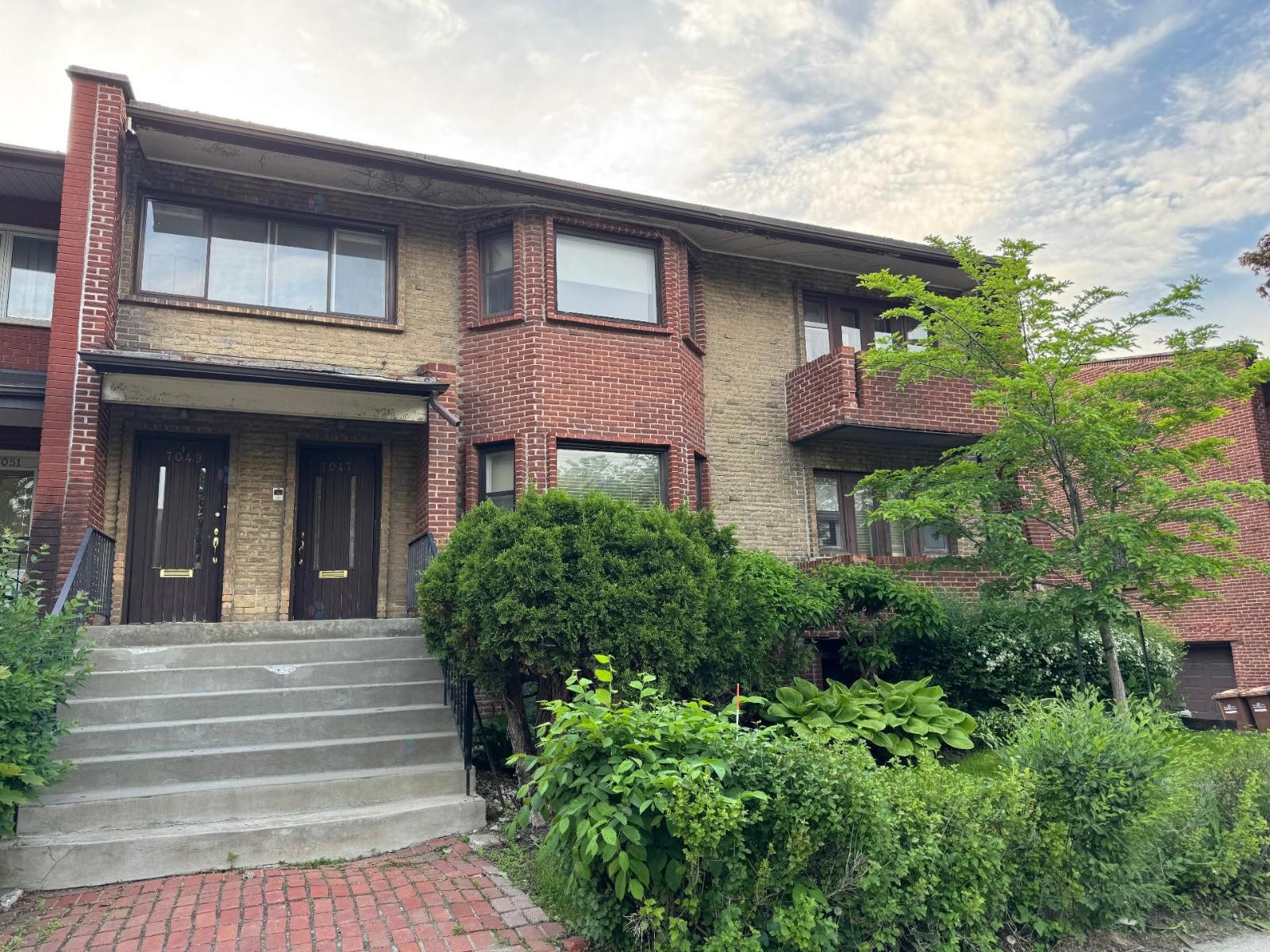 7049 Ch. Guelph Property Photo 1