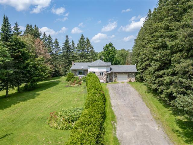 198 Ch. Du Centre Property Photo 3