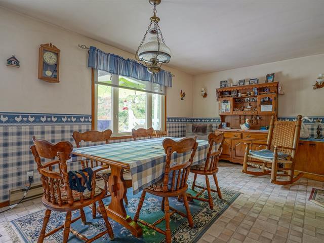 198 Ch. Du Centre Property Photo 9