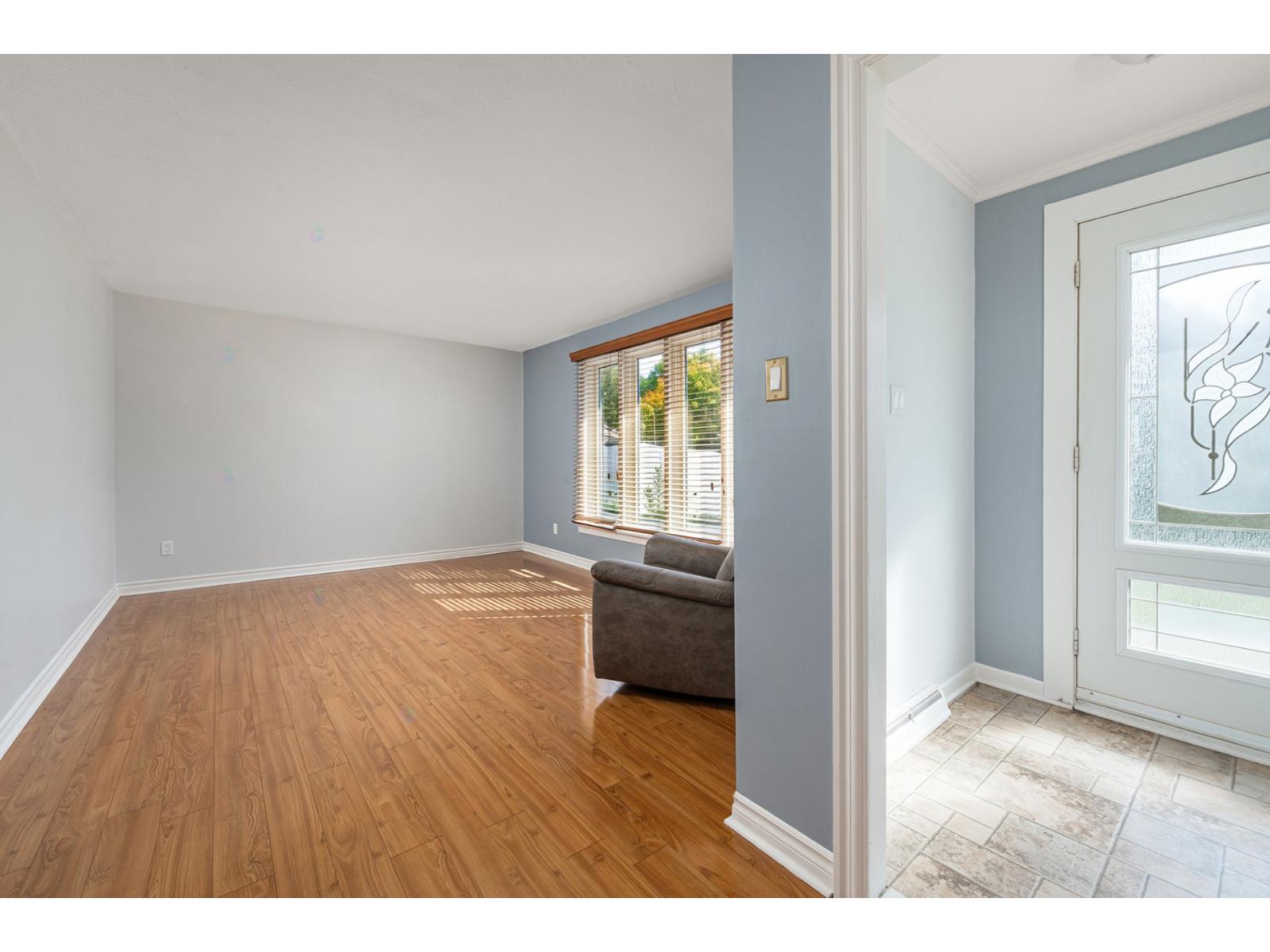78 Rue Philippe Property Photo 2