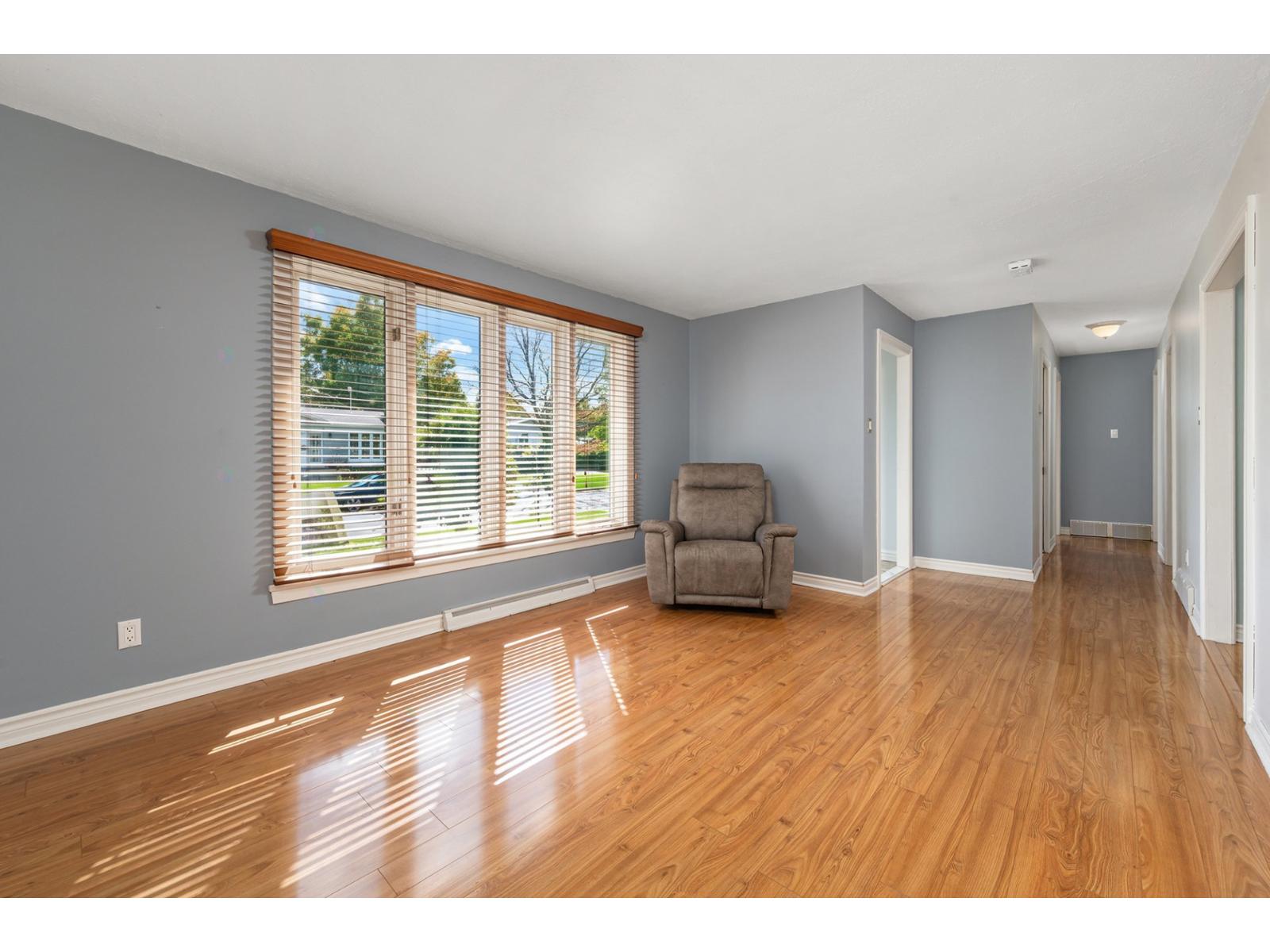 78 Rue Philippe Property Photo 3