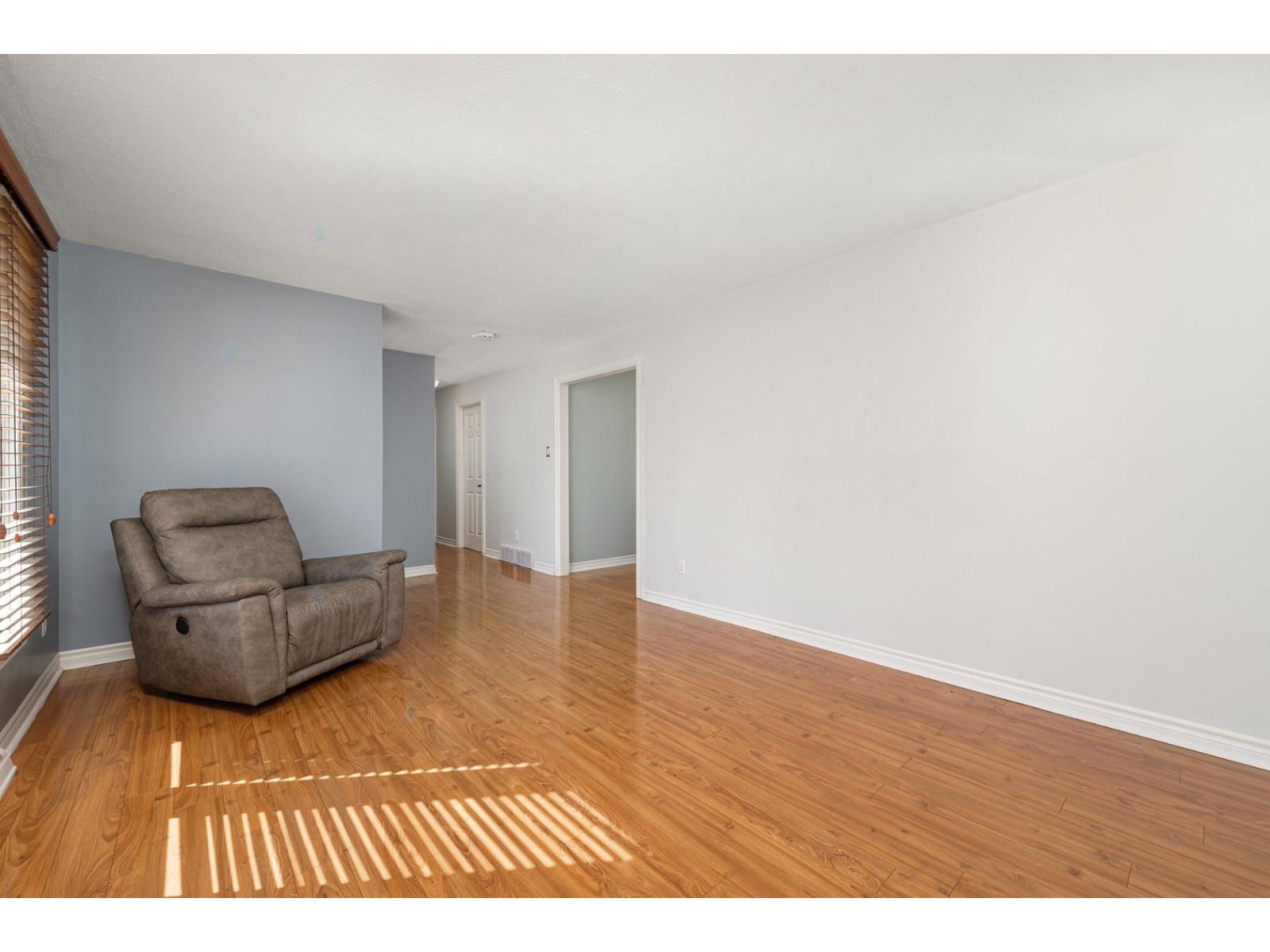78 Rue Philippe Property Photo 4